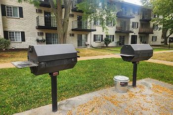 Bbq/picnic area with gas grills